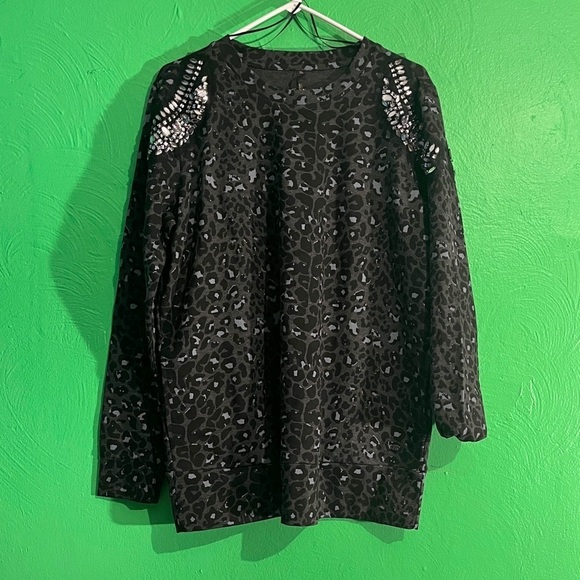 Melissa McCarthy x Seven7 Animal Print Sweater - Picture 1 of 8
